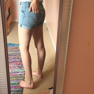 Levis jean shorts!!